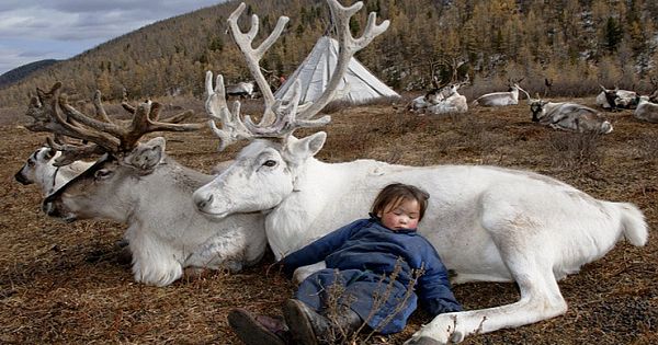 Photographer Visits Lost Mongolian Tribe, Captures Stunning Photos Of Their Life And Culture