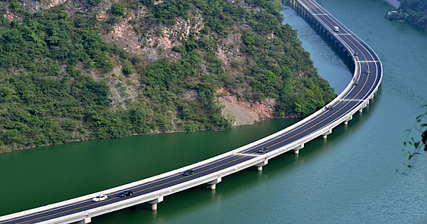 8 Mesmerizing Places That Will Amaze Anyone Who Loves Road Trips