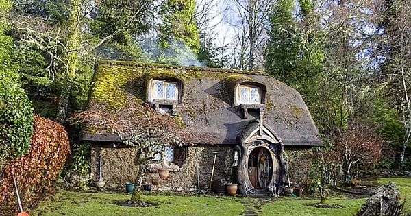 A 90 years Old Man Amazed The World By Building His Own Special Hobbit