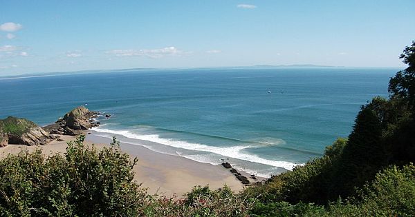The Reasons of Avoid Entering The Sea In This Area, If You Notice Currents Forming In This Manner