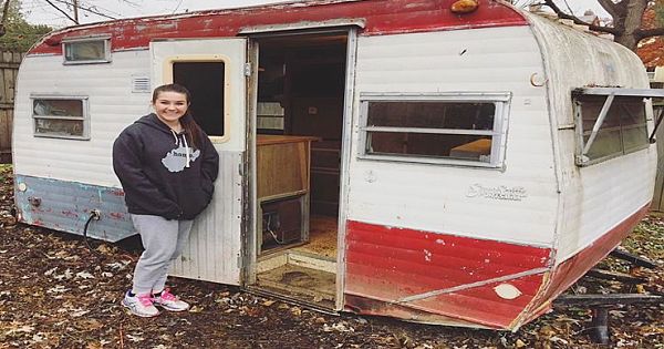 Williamstown Teen Spend 200$ To Buy An Old Caravan, The Result Is Epic