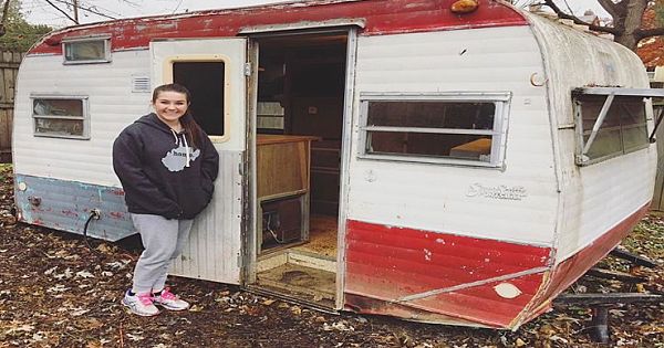Williamstown Teen Spend 200$ To Buy An Old Caravan, The Result Is Epic