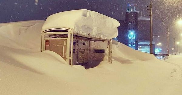 Russia's Coldest City Gets Two Months Worth Of Snow In Just 5 Days And Their Photos Look Surreal 