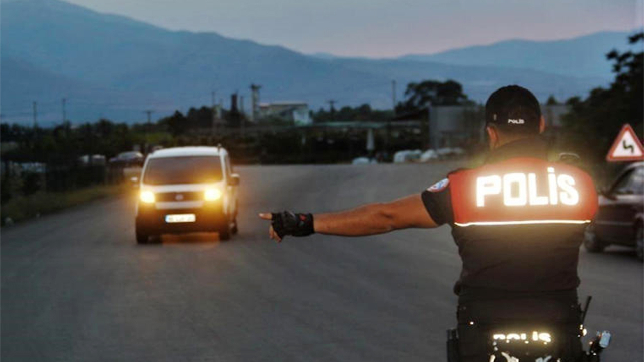 Erzincan’da aranan 15 kişi yakalandı: 9’u kesinleşmiş hapis cezasıyla cezaevine gönderildi