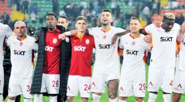 Süperlig şampiyonu Galatasaray'dan şasırtan hareket ! 0 3 oyuncunun lisansı çıkmadı !