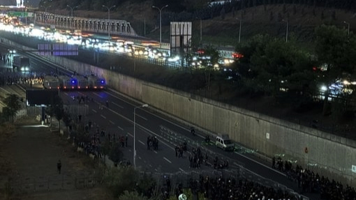 SON DAKİKA ! POLİS CHP İL BİNASINI ABLUKA ALTINA ALDI !