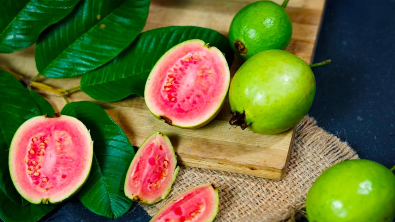 Guava: The Sweet Tropical Fruit That Naturally Supports Healthy Blood Sugar Levels