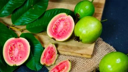 Guava: The Sweet Tropical Fruit That Naturally Supports Healthy Blood Sugar Levels