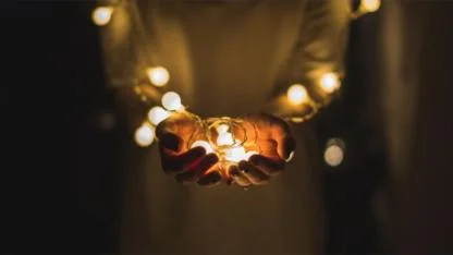 8 Quiet Signs Angels May Be Near Your Home (According to Spiritual Beliefs)