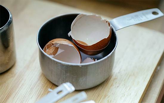 Boil Eggshells and Say Goodbye to Weak Bones: The Surprising Health Benefits of This Natural Calcium Source