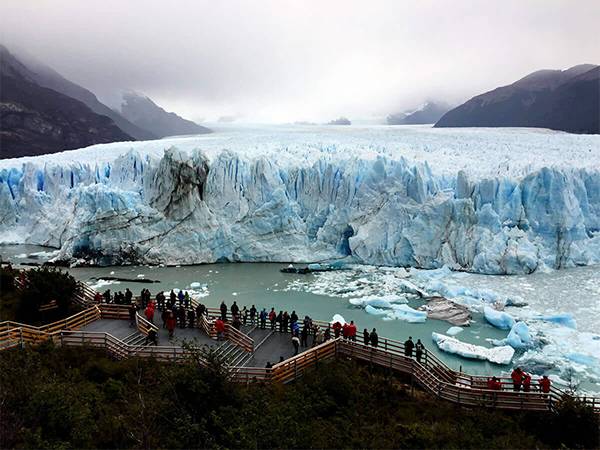Perito Moreno Glacier: Argentina’s Shimmering Ice Giant That Defies Time