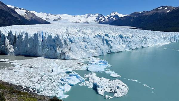 Perito Moreno Glacier: Argentina’s Shimmering Ice Giant That Defies Time