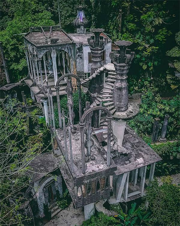 Las Pozas: Edward James’ Surreal Garden Rising from the Mexican Jungle