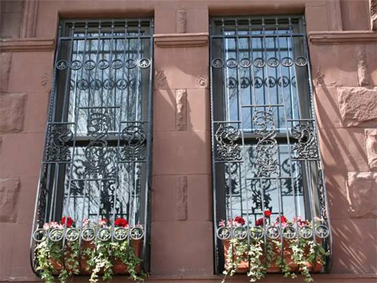 Why Do Some Window Grills Curve at the Bottom? The Surprising Reason Most Homeowners Don’t Know