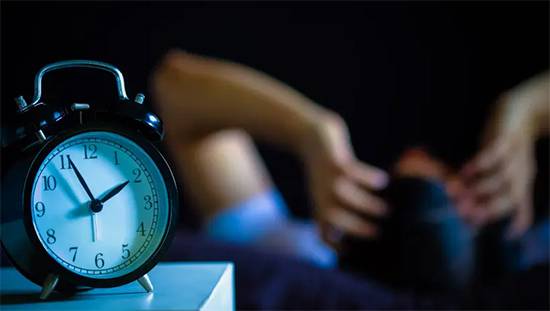 Waking Up Between 3 and 5 AM: Spiritual Awakening or Hidden Message From Your Body?
