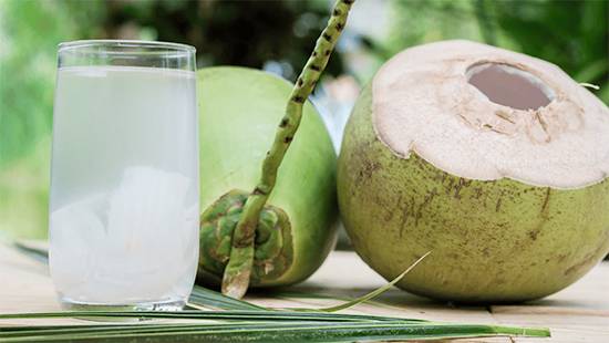 Doctors Reveal the Truth About Coconut Water: Hidden Risks and Surprising Benefits
